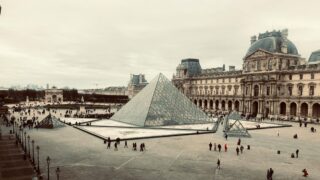 ルーブル美術館で購入 真正リトグラフ（版画）　パリ市庁舎 ルーブル美術館で購入 真正リトグラフ（版画） パリ市庁舎