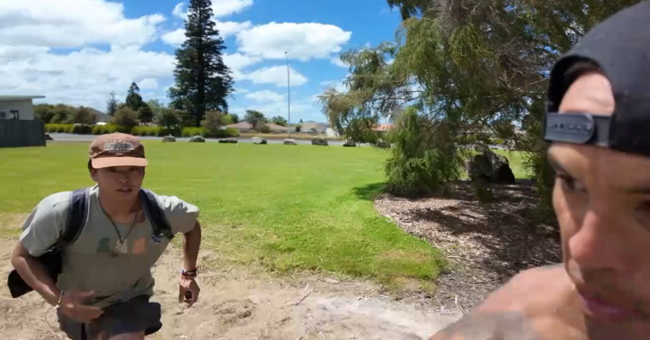 【ロトルア】地熱とマオリ文化の街｜突然、”Black Power”と言うギャングのメンバーに殴られました…