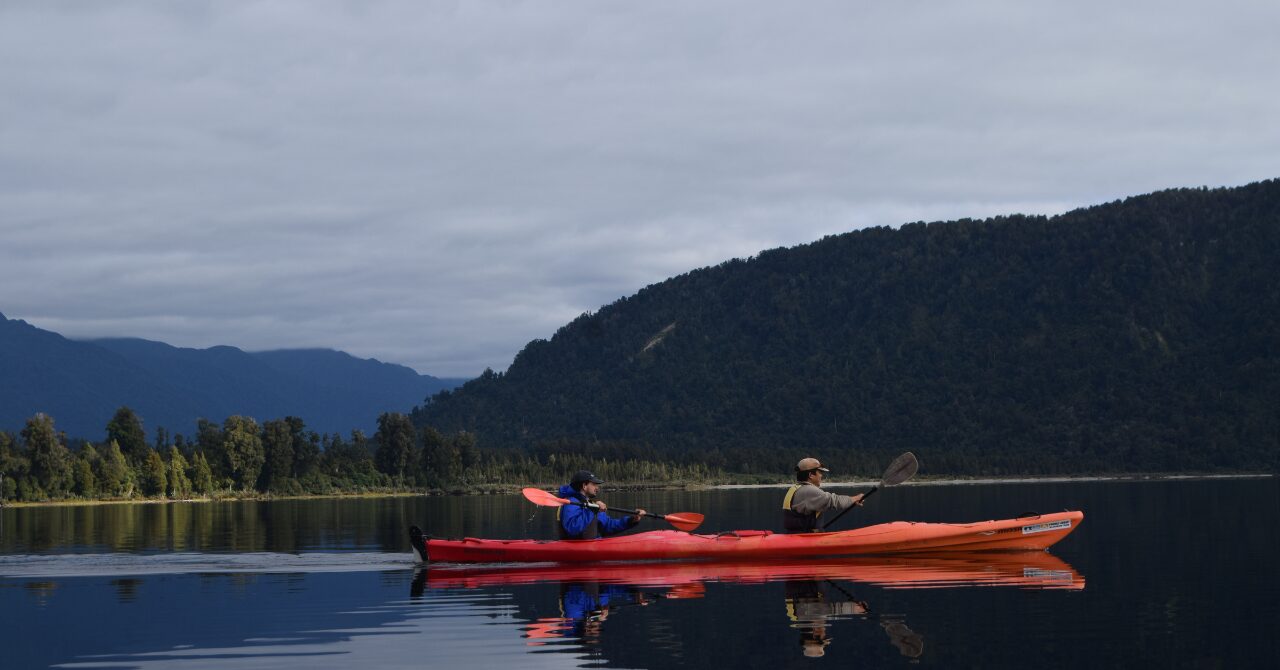 【NZ絶景湖】マポウリカ湖（Lake Mapourika）カヤックツアー体験記｜料金・見どころ・レビューを徹底解説！